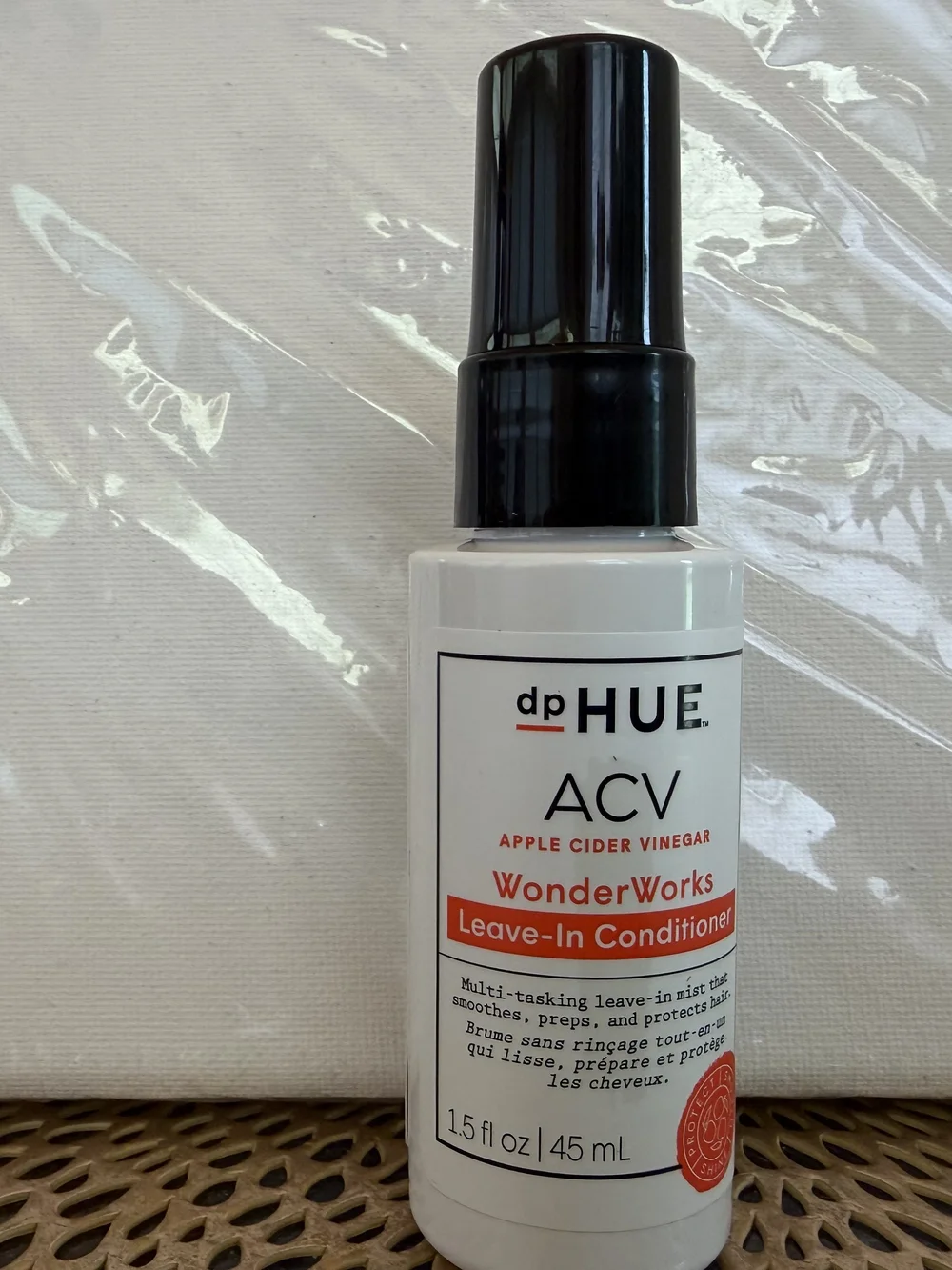 HUE ACV WonderWorks Leave-In Conditioner Spray — White Bottle with Black Cap